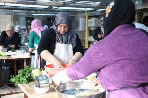 Elazığ mutfağı ulusal arenaya taşınıyor: 40 kadın geleneksel tariflerle yarıştı
