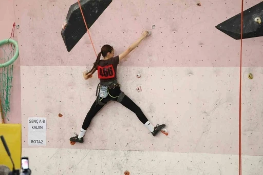 Elazığ, Okul Sporları Spor Tırmanışı T&uuml;rkiye Şampiyonası&rsquo;na ev sahipliği yaptı
