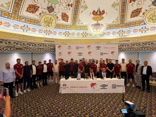 Elazığspor&rsquo;da imza t&ouml;reni d&uuml;zenlendi
