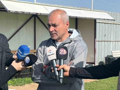 Elazığspor Teknik Direkt&ouml;r&uuml; Erkan S&ouml;zeri: "Elazığspor rakip se&ccedil;mez, &ccedil;ıkar oyununu oynar"
