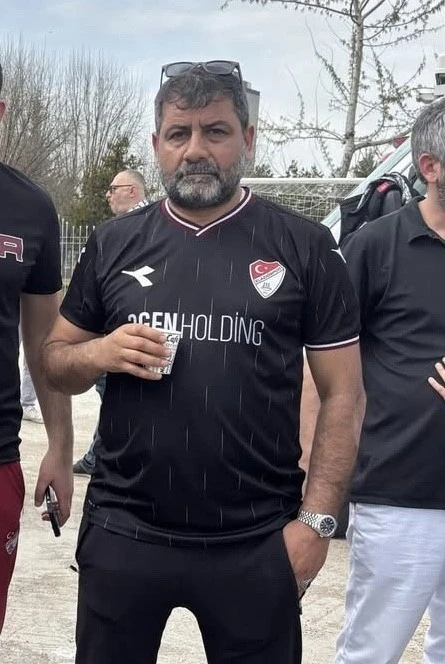 Elazığspor tribün lideri Biçer, platformdan düşüp belini kırdı
