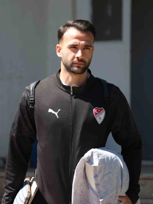 Elazığsporlu futbolcular &Ouml;mer ve Furkan: "Hakkınızı helal edin"
