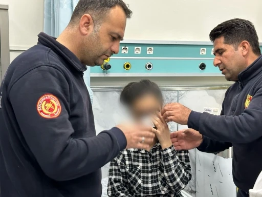 15 Yaşındaki Kızın Göz Kapağı Fermuara Sıkıştı
