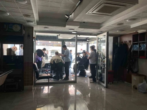 Elektrik kesintisi Mamak esnafını durduramadı

