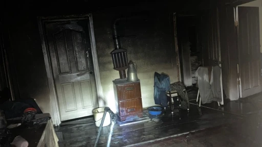 Elektrik prizinden &ccedil;ıkan yangın korkuttu
