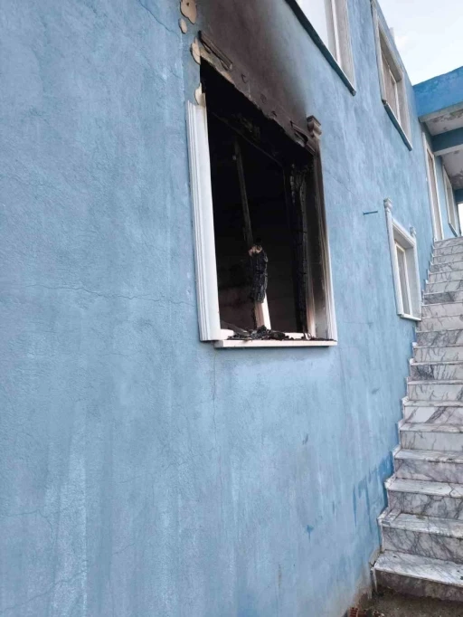 Elektrikli battaniyeden &ccedil;ıkan yangında hayatını kaybetti
