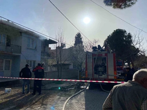 Elektrikli ısıtıcıdan çıkan yangın korkuttu
