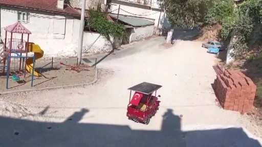 ELEKTRİKLİ MOTOSİKLETİNE GÜNEŞ PANELİ TAKTI