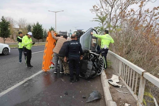 Elektrikli otomobile çarptı, savunması ’pes’ dedirtti: &quot;Küçük olduğu için çaptım, büyük olsa çarpmazdım&quot;
