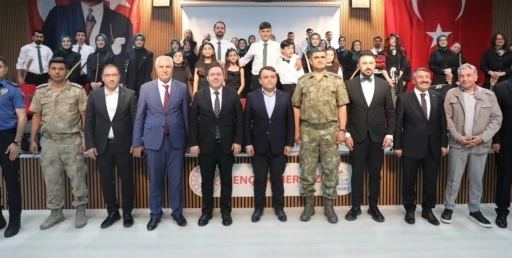 Eleşkirt&rsquo;te gen&ccedil;lik konseri ve el sanatları sergisi d&uuml;zenlendi
