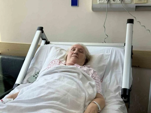 Eline gelen kitle &uuml;zerine harekete ge&ccedil;ildi: "T&uuml;rkiye&rsquo;deki ilk ameliyat, gururluyuz"
