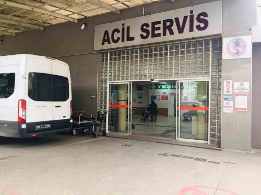 Elleri kelep&ccedil;eli halde hastaneden ka&ccedil;an şahıs g&uuml;venlik g&uuml;&ccedil;lerini alarma ge&ccedil;irdi
