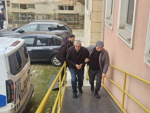 Emanet verdiği altınları &ouml;demeyen oğlunu &ouml;ld&uuml;ren baba tutuklandı
