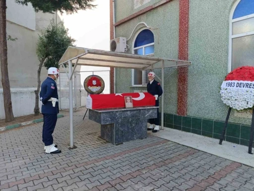 Emekli Binbaşı &Ouml;zcan Yıldız&rsquo;a askeri t&ouml;renle veda
