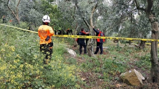 Emekli öğretmen ölü bulundu
