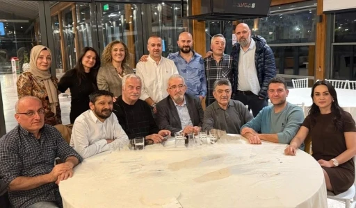 Emekliliğe ayrılan 45 yıllık hekime veda yemeği

