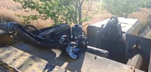 Emet’te biçerdöverdeki yangını köylüler su tankeriyle söndürdü
