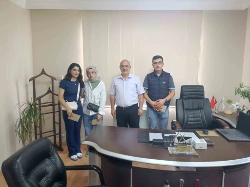 Emet&rsquo;te gen&ccedil;ler umre &ouml;d&uuml;ll&uuml; bilgi yarışmasında ter d&ouml;kt&uuml;
