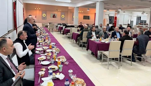 Emet’te köy ve mahalle muhtarları iftarda bir araya geldi
