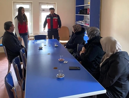 Emet&rsquo;te okul personeline &ouml;zel hijyen eğitimi verildi
