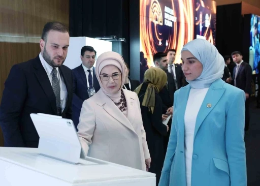 Emine Erdoğan, BM Sürdürülebilir Kalkınma Çözümleri Ağı Başkanı Sachs ile görüştü
