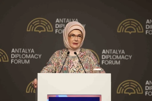 Emine Erdoğan, "Filistin İ&ccedil;in Tek Y&uuml;rek" temalı programa katıldı
