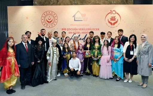 Emine Erdoğan: "İnsanlık t&uuml;m &ccedil;ocuklarına sıcak bir yuva, adalet ve barış dolu bir d&uuml;nya bor&ccedil;ludur"
