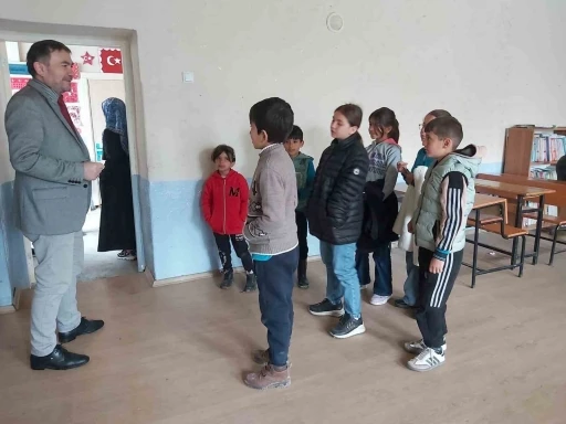 Emirdağ&rsquo;da &ouml;ğrencilere Kur&rsquo;an kursları tanıtıldı
