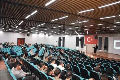 Emniyet ekiplerine seminer düzenlendi

