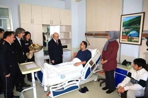 Emniyet Genel M&uuml;d&uuml;r&uuml; Demirtaş, Yalova&rsquo;daki &ccedil;atışmada yaralanan polisi ziyaret etti
