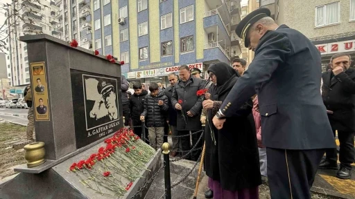 Emniyet M&uuml;d&uuml;r&uuml; Ali Gaffar Okkan şehit edildiği yerde anıldı
