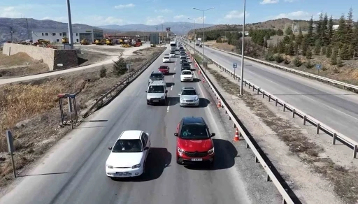 Emniyetten tatilcilere uyarı: Yapay zeka destekli akıllı radarlar 24 saat devrede
