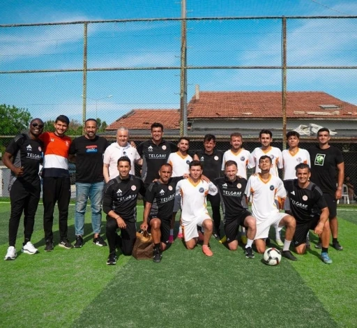 Emre Belözoğlu’ndan AÜ öğrencilerine sürpriz
