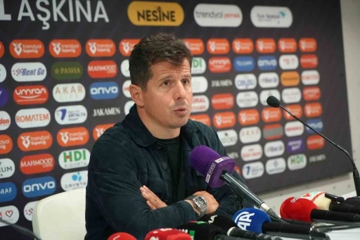 Emre Belözoğlu: &quot;Matematiksel olarak henüz hiçbir şey bitmiş değil&quot;
