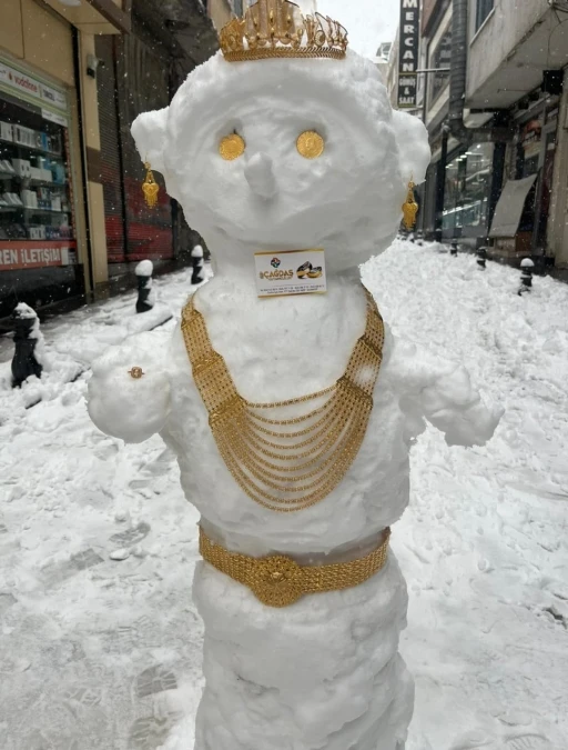 En &rsquo;değerli&rsquo; kardan gelin
