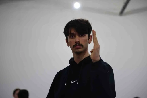 Engellerin aşıldığını para taekwondo T&uuml;rkiye şampiyonu Furkan Kaan Ata g&ouml;sterdi
