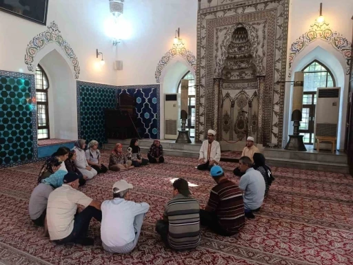 Engelli bireyler Muradiye Külliyesi’nde
