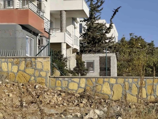 Engelli kadının kulübede yaşamı yürekleri burktu
