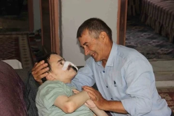 Engelli oğluna ömrünü adayan baba evsiz kalmanın eşiğinde
