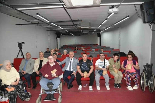 ‘Engelsiz Perde, Sınırsız Sanat’ programı
