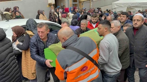 Eniştesi tarafından &ouml;ld&uuml;r&uuml;len kadın i&ccedil;in ailesi g&ouml;zyaşı d&ouml;kt&uuml;
