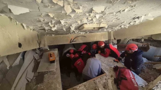 Enkazda yaralı aradılar: Tekirdağ&rsquo;da deprem tatbikatı
