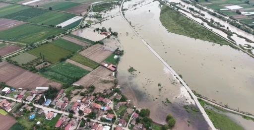 Erbaa&rsquo;daki taşkının bilan&ccedil;osu g&uuml;n ağarınca ortaya &ccedil;ıktı
