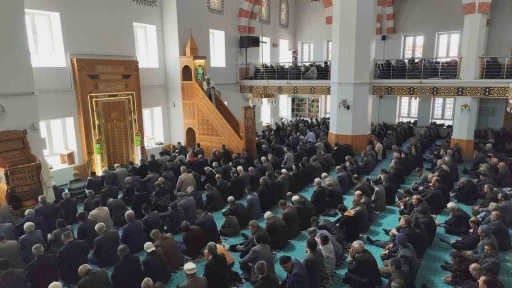 Erciş&rsquo;te &ouml;ğretmen ve &ouml;ğrenciler i&ccedil;in gıyabi cenaze namazı kılındı
