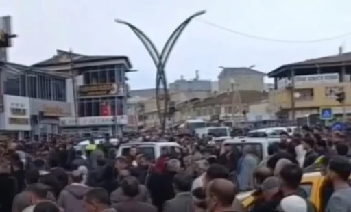 Erciş&rsquo;te taşlı sopalı kavga: 3 yaralı
