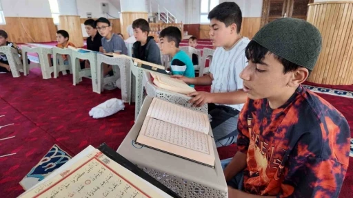 Erciş&rsquo;te yaz Kuran kursları başladı
