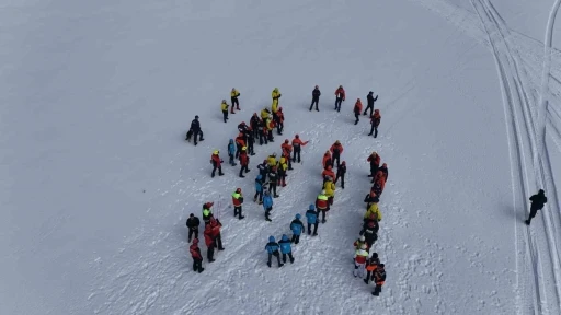 Erciyes&rsquo;te ger&ccedil;eği aratmayan &ccedil;ığ tatbikatı
