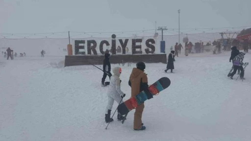 Erciyes&rsquo;te kar kalınlığı 130 santime ulaştı
