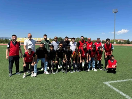 Erciyes &Uuml;niversitesi&rsquo;nde anlamlı dostluk turnuvası
