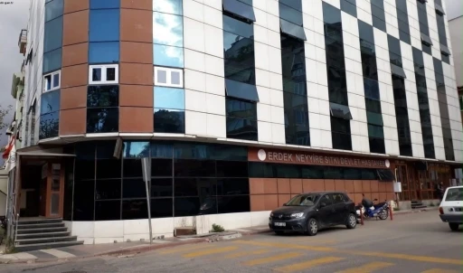Erdek&rsquo;te denize giren kadın kurtarılamadı
